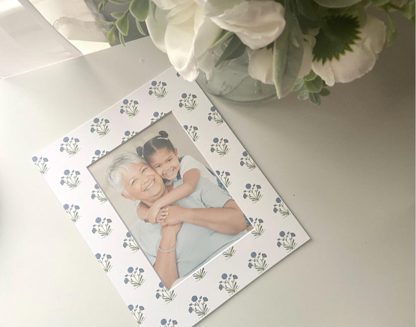 Grandmillenial Blue Floral Photo Mat